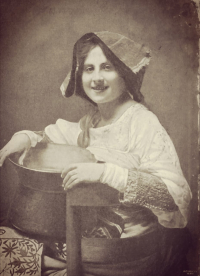 Costume femminile laziale epoca fine Ottocento